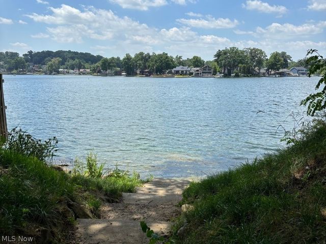 61 Weil Avenue, Coventry, OH 44319