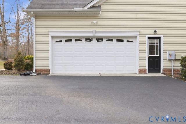 13630 River Rd, Chesterfield, VA 23838