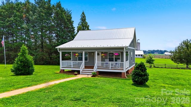 3453 Plateau Road, Newton, NC 28658