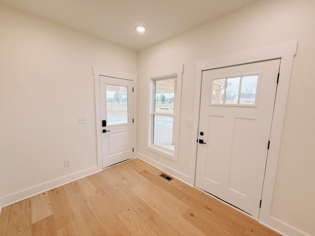 200 Sawyer Lane, Leoma, TN 38468