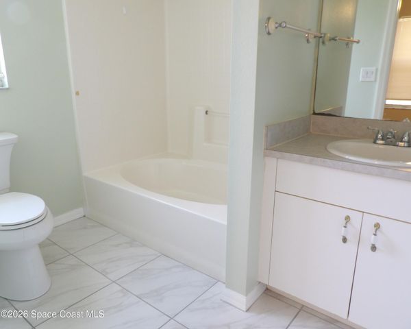 998 Camden Avenue NW, Palm Bay, FL 32907