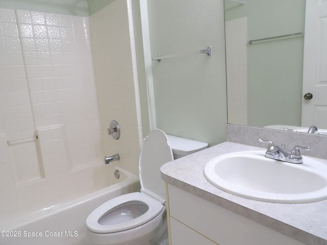 998 Camden Avenue NW, Palm Bay, FL 32907