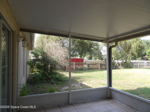 998 Camden Avenue NW, Palm Bay, FL 32907