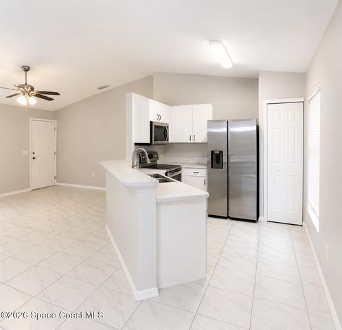 998 Camden Avenue NW, Palm Bay, FL 32907
