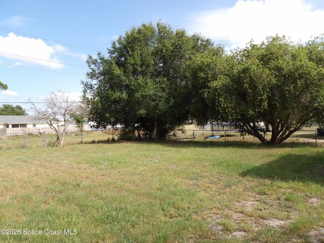 998 Camden Avenue NW, Palm Bay, FL 32907