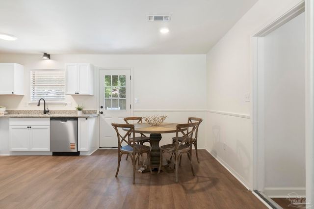 6549 Sinclair St, Milton, FL 32570