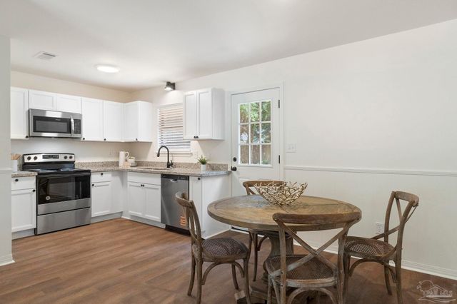 6549 Sinclair St, Milton, FL 32570