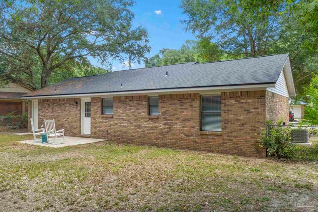 6549 Sinclair St, Milton, FL 32570