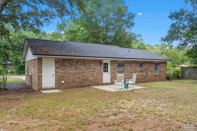 6549 Sinclair St, Milton, FL 32570
