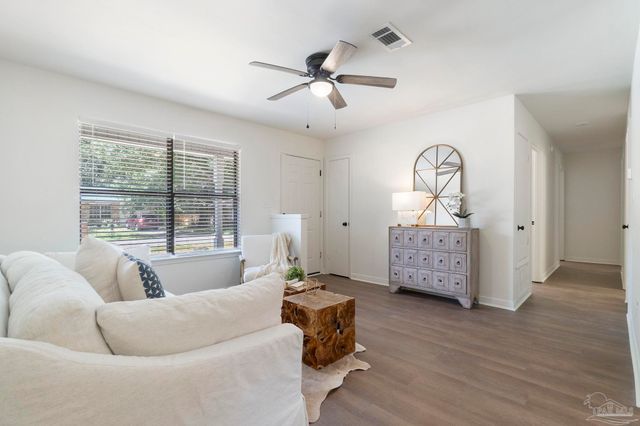 6549 Sinclair St, Milton, FL 32570