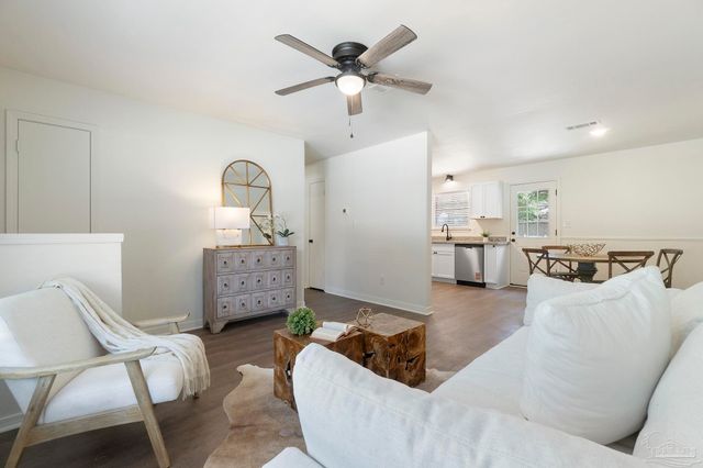 6549 Sinclair St, Milton, FL 32570