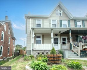 428 W 2ND AVE, Parkesburg, PA 19365