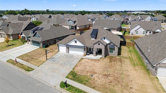 13009 E 119th Street N, Collinsville, OK 74021