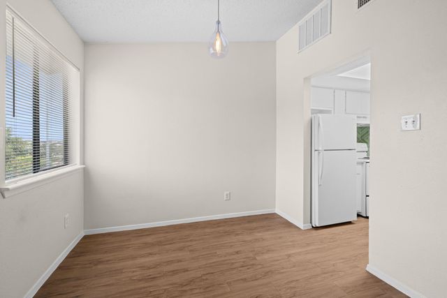 9079 Jollyville RD 203, Austin, TX 78759