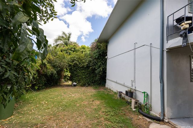 1640 Lusitana Street, Honolulu, HI 96813