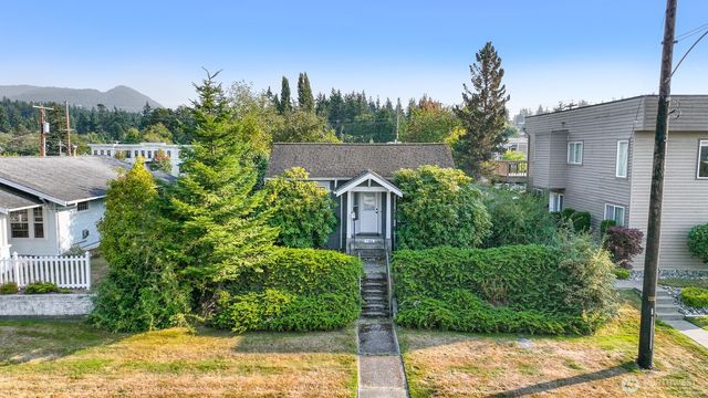 1302 Larrabee Avenue, Bellingham, WA 98225