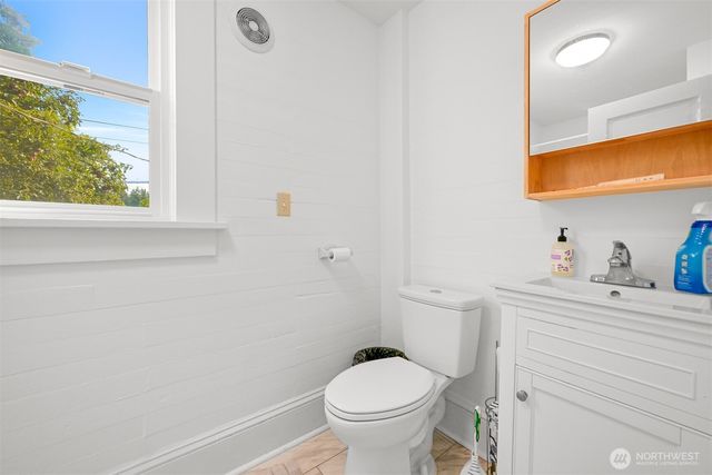 1302 Larrabee Avenue, Bellingham, WA 98225