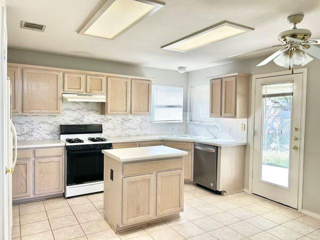 3138 Jazz ST, Round Rock, TX 78664