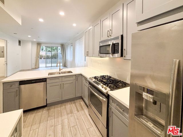 6001 CARLTON Way 101, Hollywood, CA 90028