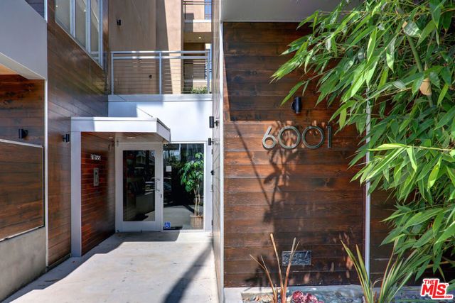 6001 CARLTON Way 101, Hollywood, CA 90028