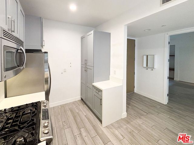 6001 CARLTON Way 101, Hollywood, CA 90028