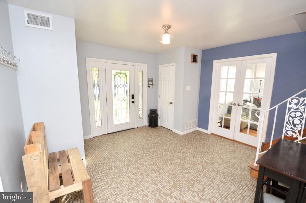 511 VALLEY RUN DR, CHERRY HILL, NJ 08002 — photo 2