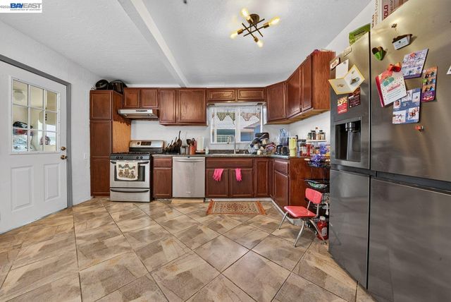 1708 Auseon Ave, Oakland, CA 94621
