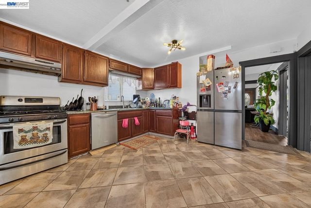 1708 Auseon Ave, Oakland, CA 94621