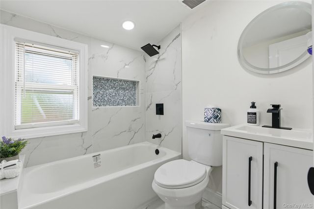 646 Macon Place, Uniondale, NY 11553