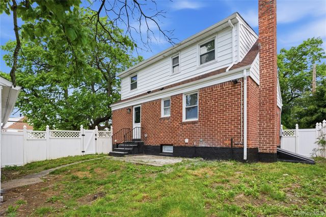 646 Macon Place, Uniondale, NY 11553
