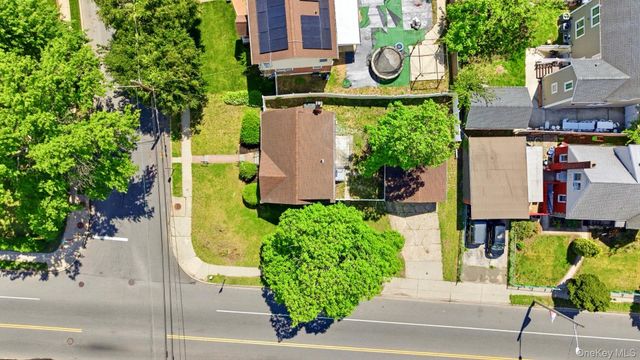 646 Macon Place, Uniondale, NY 11553
