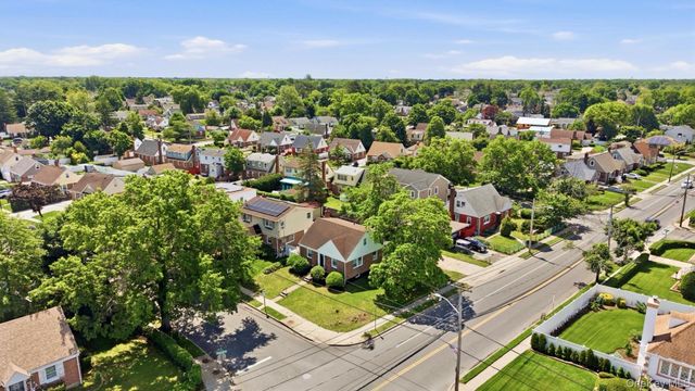 646 Macon Place, Uniondale, NY 11553