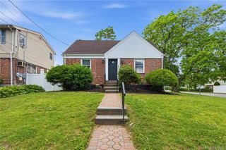 646 Macon Place, Uniondale, NY 11553