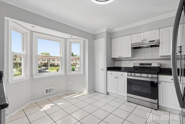 45 Astor Court, Sayreville, NJ 08872