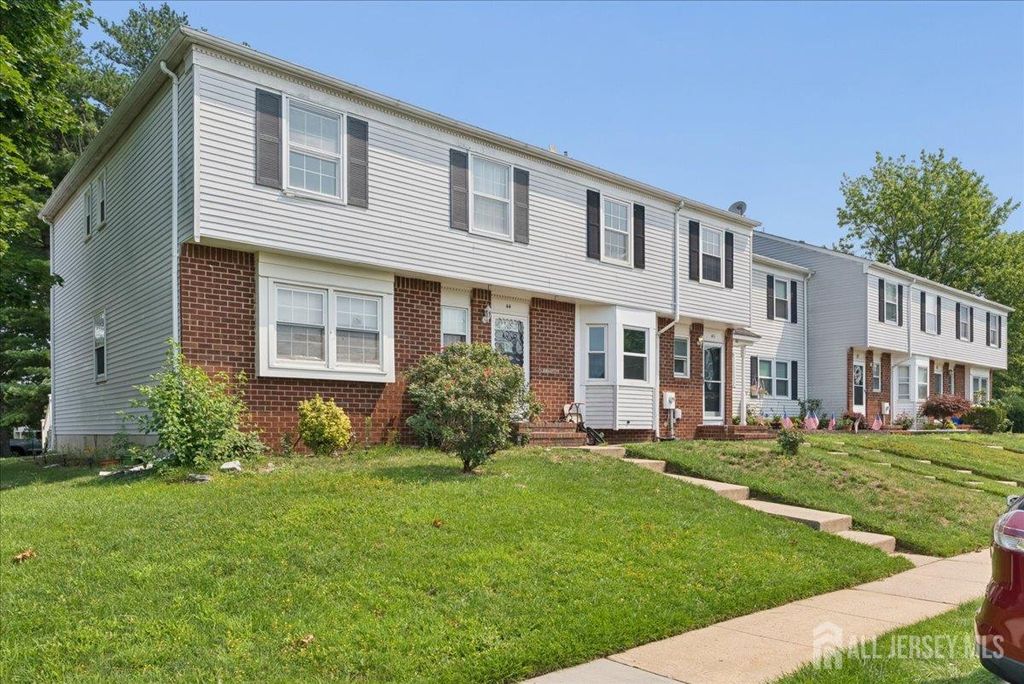 45 Astor Court, Sayreville, NJ 08872
