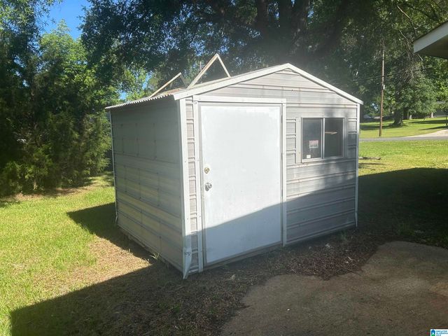 106 E CREST ROAD, Hueytown, AL 35023