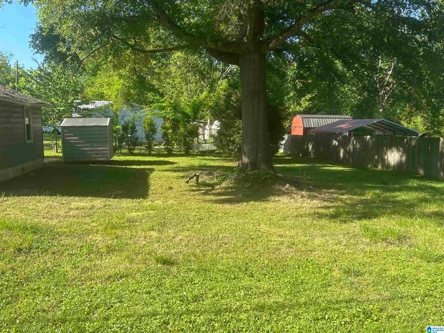 106 E CREST ROAD, Hueytown, AL 35023