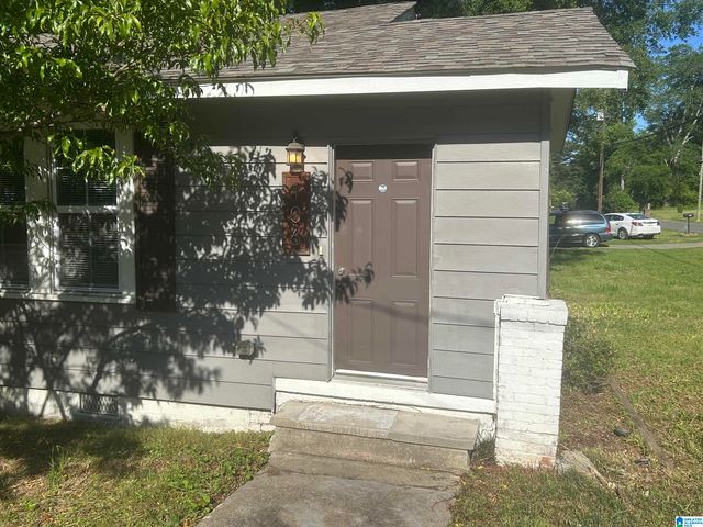 106 E CREST ROAD, Hueytown, AL 35023