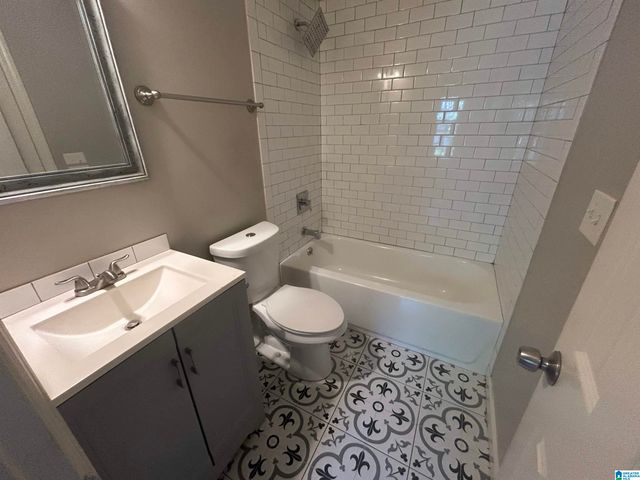 106 E CREST ROAD, Hueytown, AL 35023