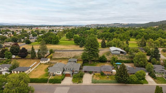 3703 E Courtland Ave, Spokane, WA 99217