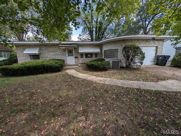 1610 Berkley Lane, Belleville, IL 62226