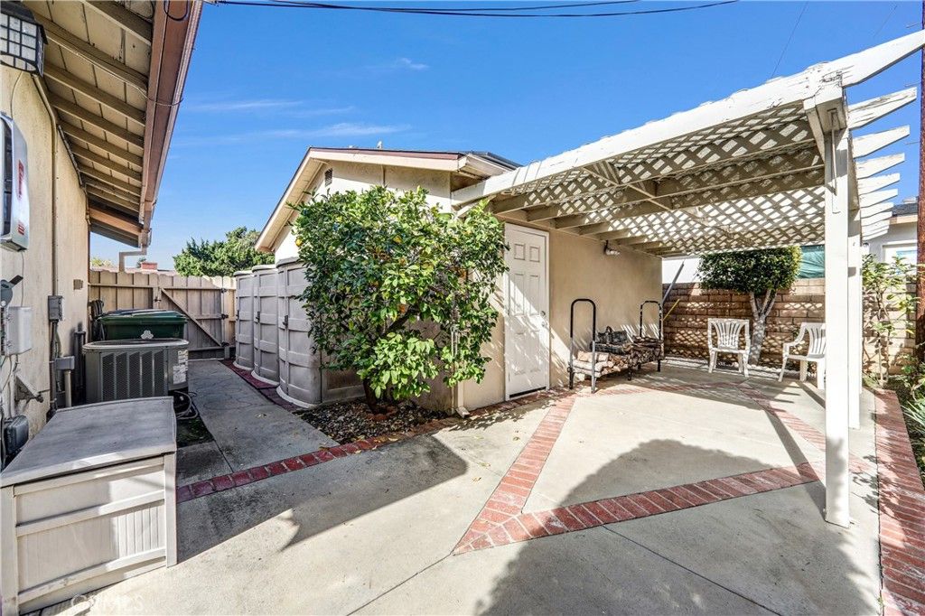 Image 25 of property listing at 5906 Colbath, Valley Glen, CA 91401