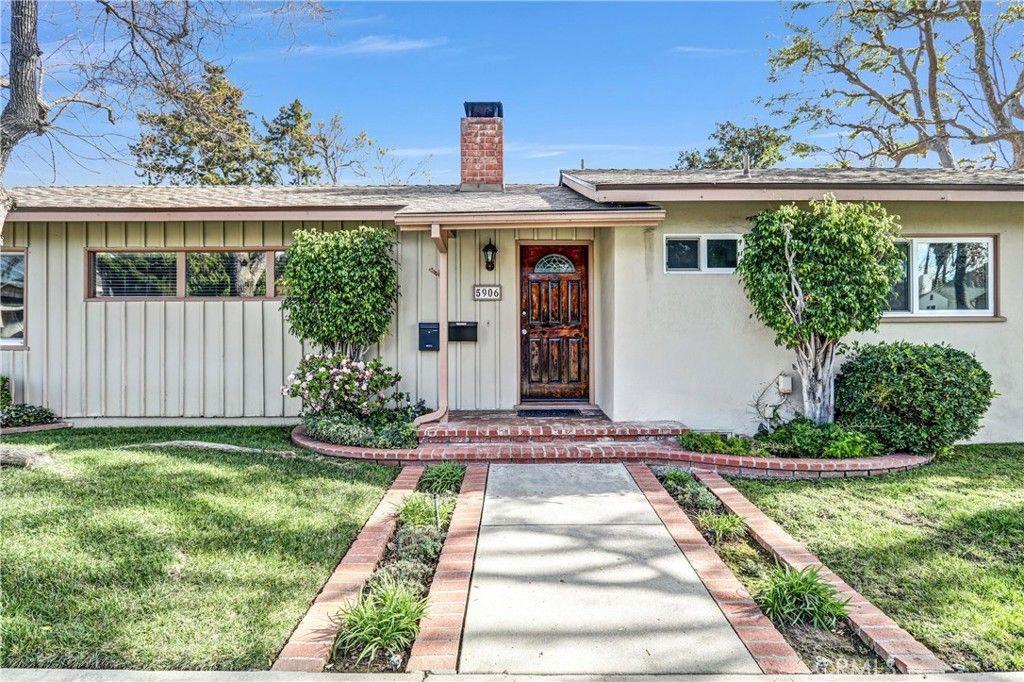 Image 4 of property listing at 5906 Colbath, Valley Glen, CA 91401