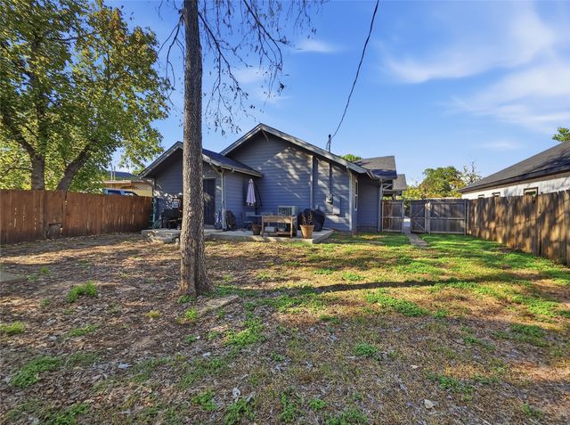 1328 Elmwood Avenue, Fort Worth, TX 76104