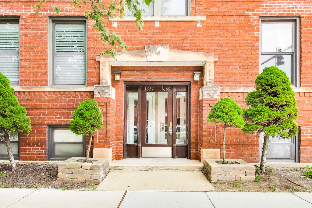 1659 W Addison Street 1, Chicago, IL 60613 — photo 2