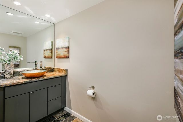 6001 60th Avenue NE, Seattle, WA 98115