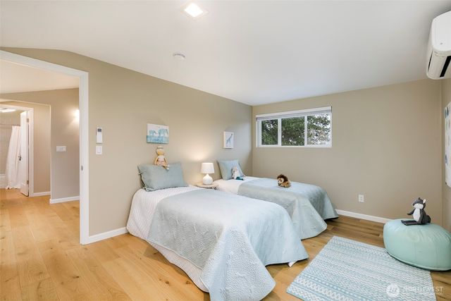 6001 60th Avenue NE, Seattle, WA 98115