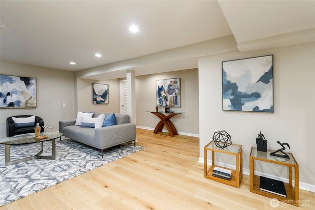 6001 60th Avenue NE, Seattle, WA 98115