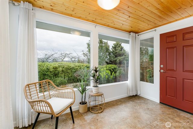 6001 60th Avenue NE, Seattle, WA 98115