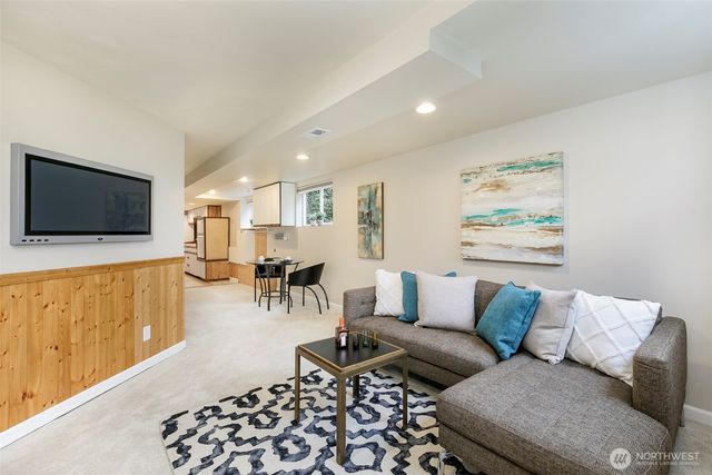 6001 60th Avenue NE, Seattle, WA 98115